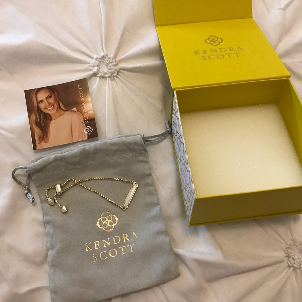 Kendra Scott silver Bracelet with mother of pearl